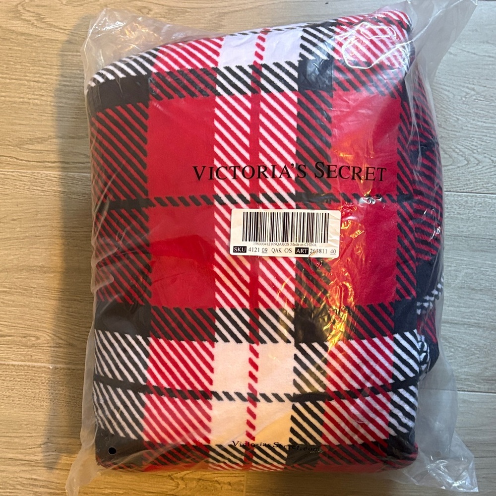 Victoria's Secret Red and Black Plaid Throw Blanket